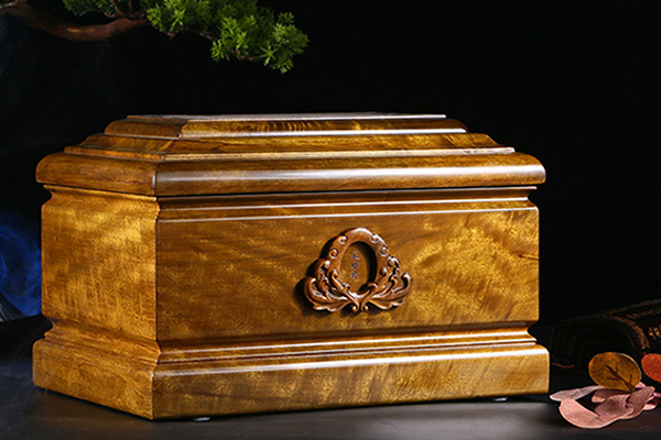 骨灰盒必须在殡仪馆买吗？骨灰盒的材质有哪些？价格一般是多少？