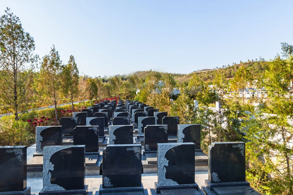 易县万福陵园立碑精选:16800元起,多样选择彰显永恒纪念