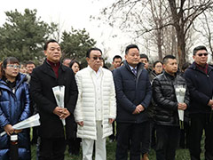 相声大师侯宝林诞辰102周年纪念活动在天寿陵园举行